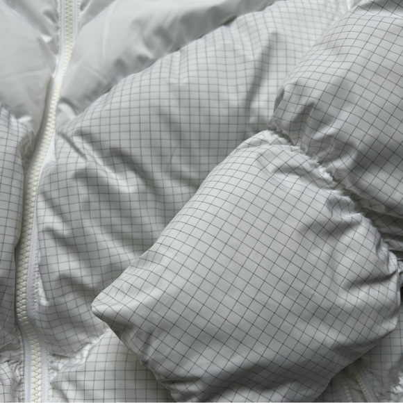 Womens Size Small Nike Windpuffer Jacket White Therma Fit FB8788-100 - Picture 3 of 7